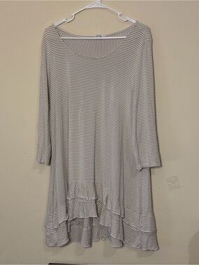 Intro 2X Women's Plus Size Striped Beige White Ruffle Tunic Top High Low
